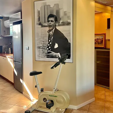 Nostalgic '90s Place Historical Center דירה סופיה