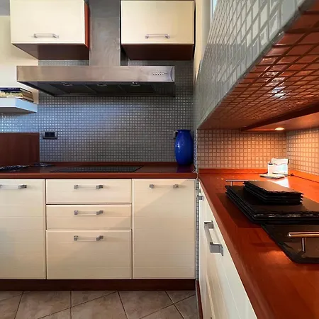 Nostalgic '90s Place Historical Center