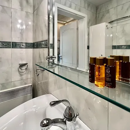 דירה Nostalgic '90s Place Historical Center *