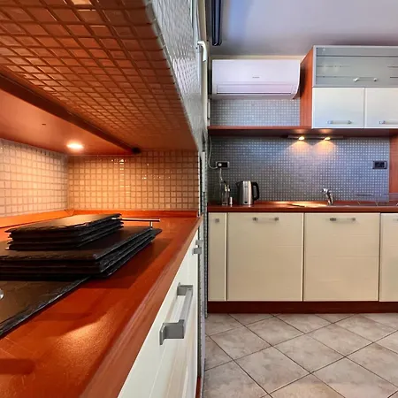 דירה Nostalgic '90s Place Historical Center סופיה