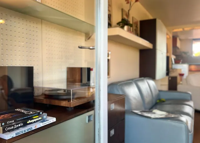 Nostalgic '90s Place Historical Center * 索菲亞