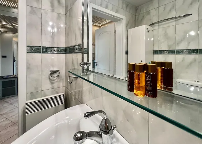 Апартаменты Nostalgic '90s Place Historical Center *