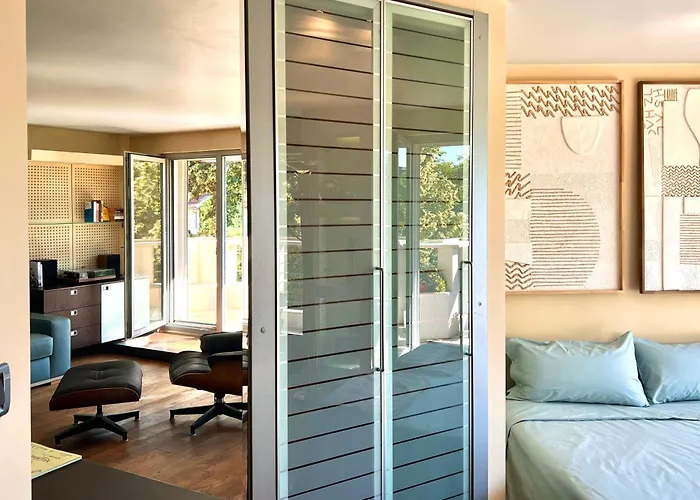 Апартаменты Nostalgic '90s Place Historical Center *